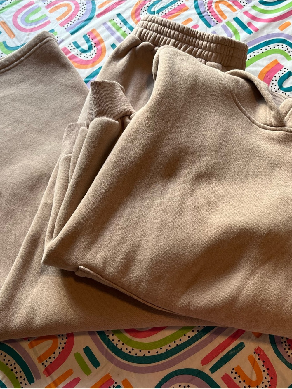 Women’s Cozy Crewneck Sweatshirt and Jogger Set - Tan